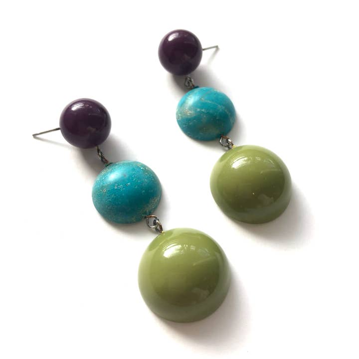 Ohrhänger mit Auberginen, violetter Türkis und Olivgrün für den Großhandel von Leetie Lovendale