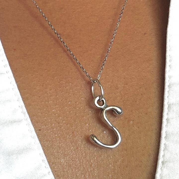 "s" Alfabetssamlingen för wholesale av Stylized Heritage - Word Art Jewelry