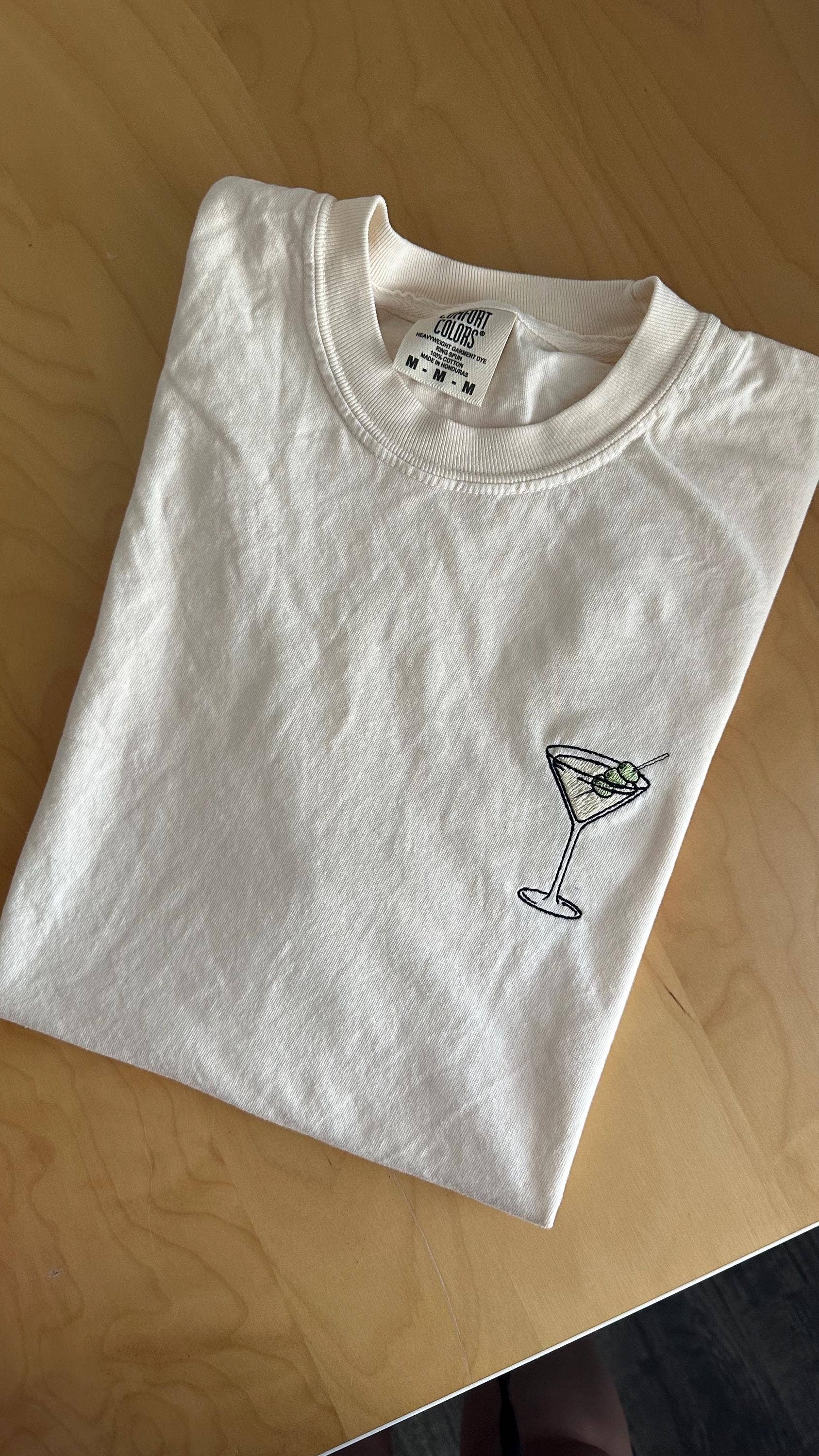 ART OF DOTS - Vente T-shirt – femme - Chemise à cocktail Martini brodée pour occasions spéciales #22