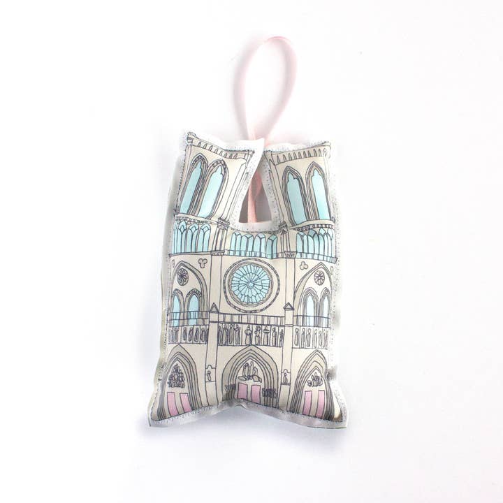 Notre Dame de Paris, prydnad för wholesale av Creationzbycatherine Catherine