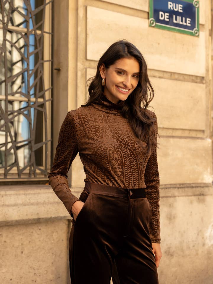 CHOKLATE PARIS - Vendita all'ingrosso Camicetta - Donna - Maglia dolcevita in velluto jacquard - CH0046