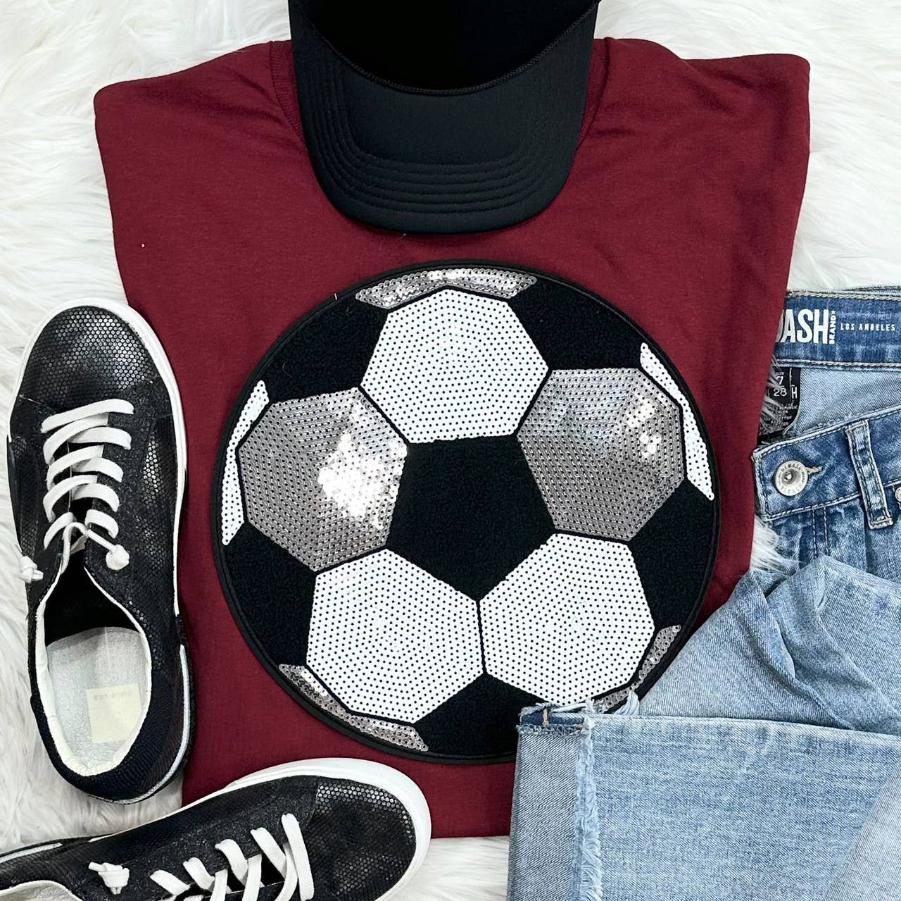 Trendy Tee Co. – T-shirt gráfica - Unissexo por atacado – Lantejoula Chenille Patch Tee Quotidiano0