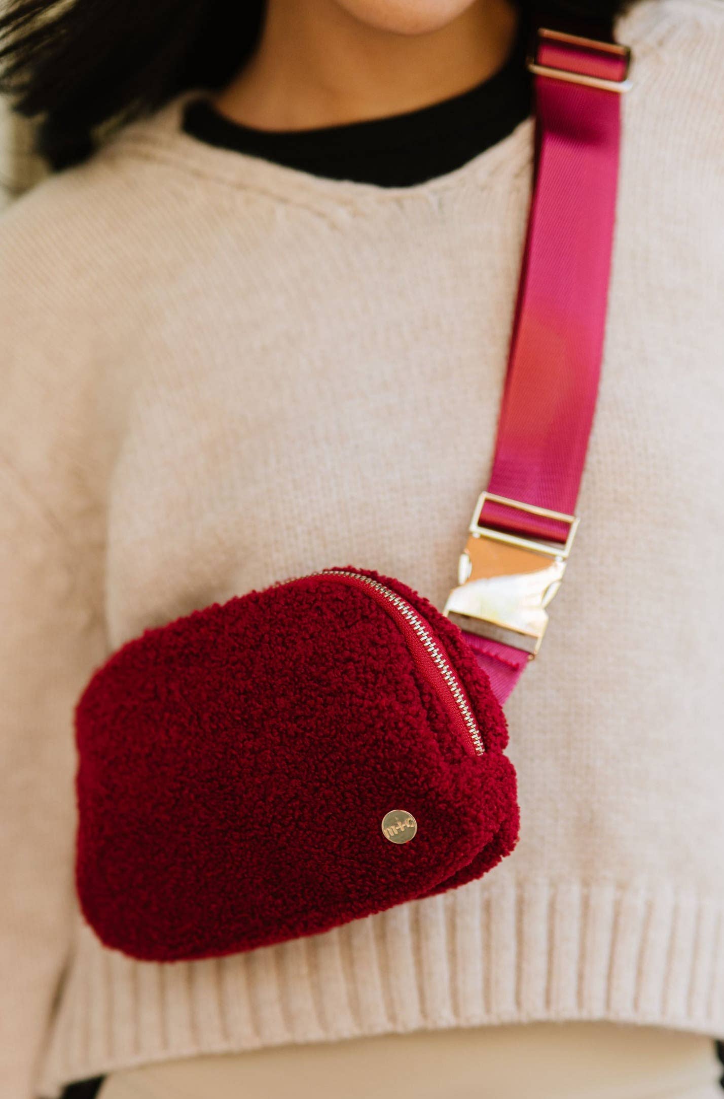 modern and chic - Wholesale Belt Bag - Women's - Aspen Sherpa Belt Bag - Crossbody Fanny Pack Waist Bag1