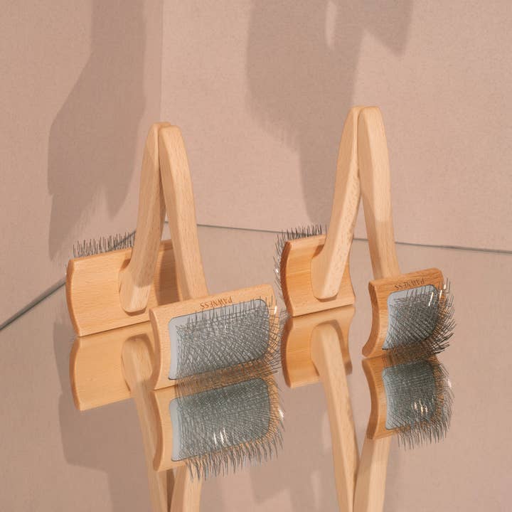 Pawness - Wholesale Pet Brush - Cat/Dog - Curved Slicker Brush - Must-have for Doodle & Poodle coats1