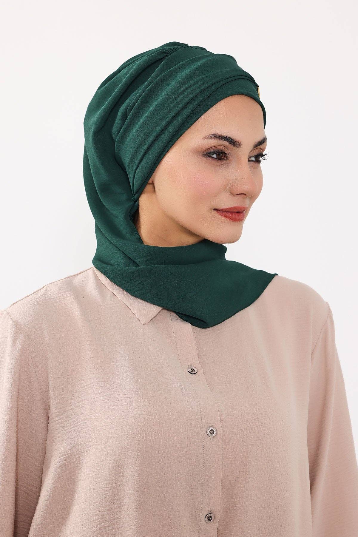 Aisha's Design – wholesale Hijab – Women’s – Modest Fashion Instant Aerobin Turban with Leopard Pattern Accessory, Pre-Tied Aerobin Hijab with Chic Metal Accessory,HT-11A66