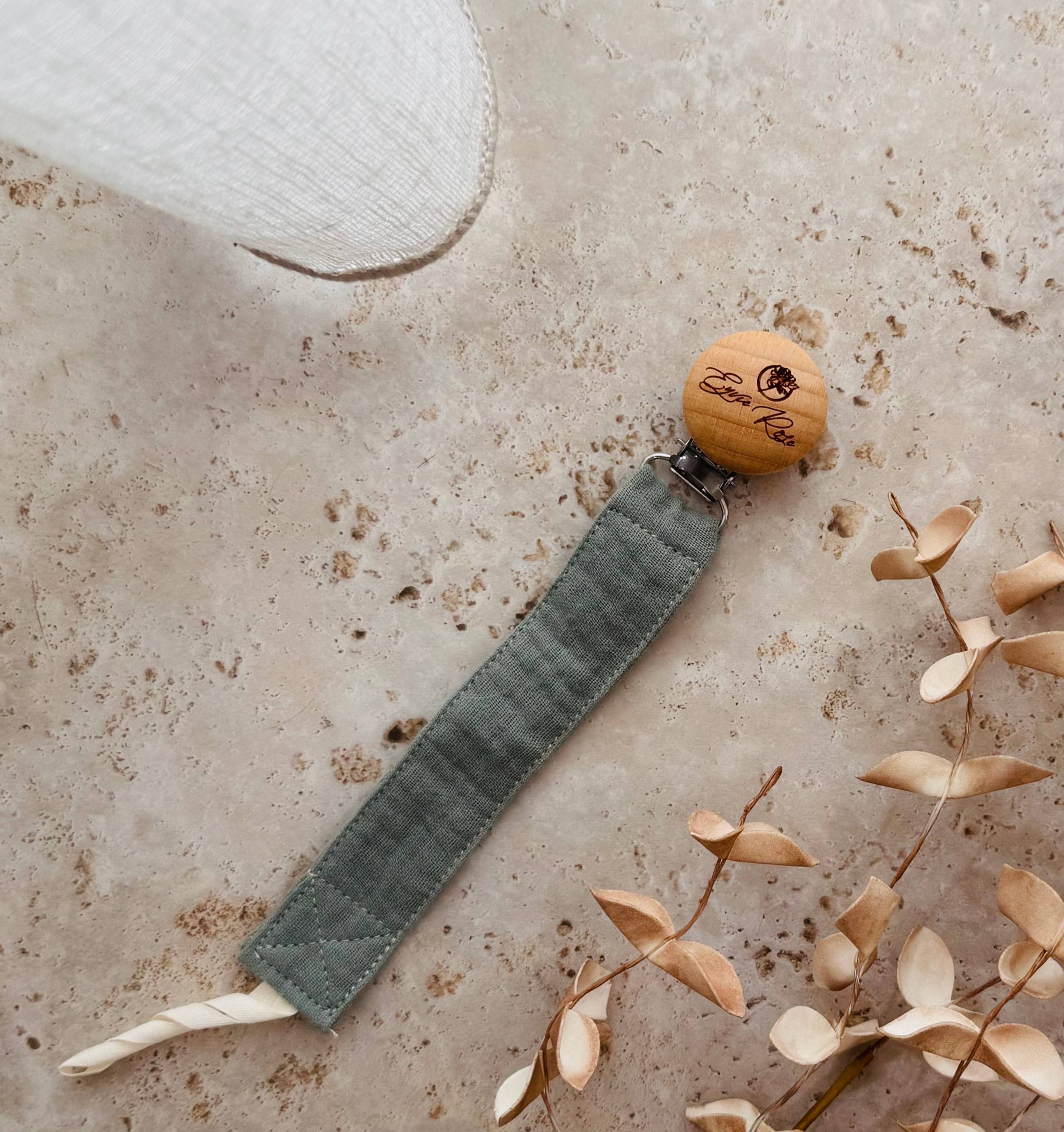 Eyvie Rose - Wholesale Pacifier Clip - Baby - Cotton & Beech Wood Dummy Clip4