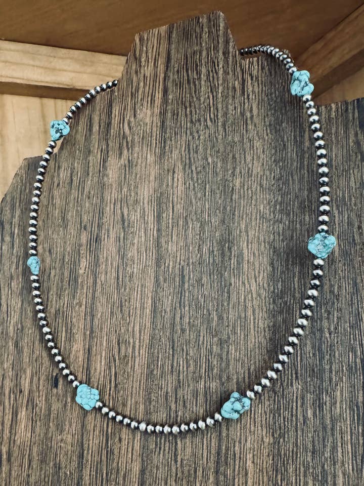 Collier ras du cou en perles Navajo avec turquoise / Véritable turquoise pour la vente par Wild Hancock Creations