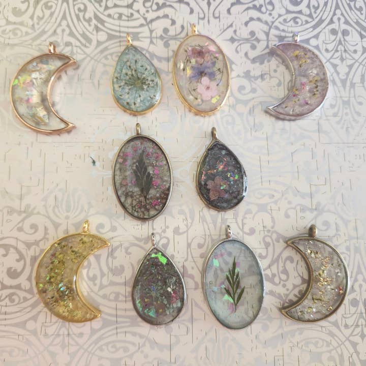 Collier Fleur Sauvages pour la vente par Immortal Flora