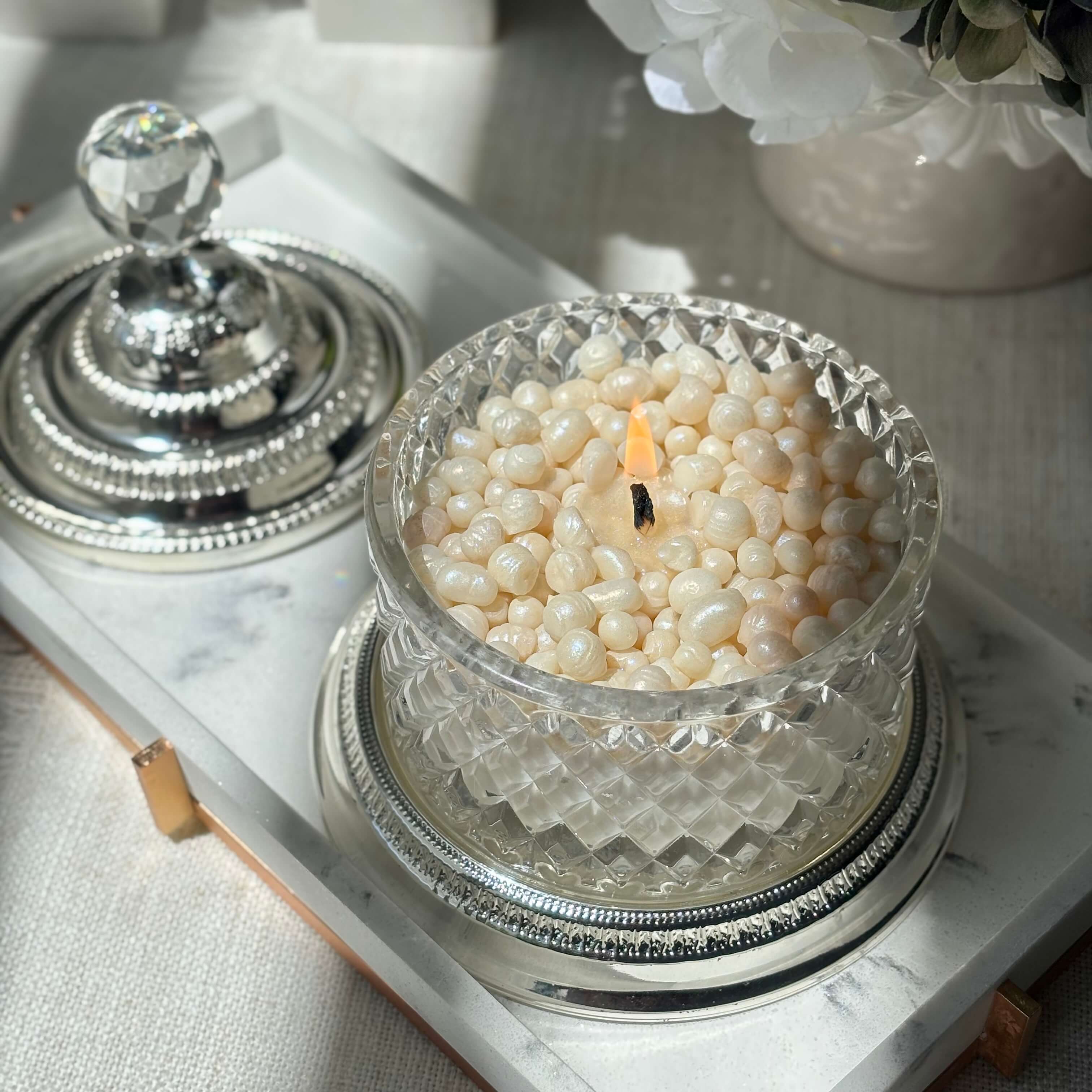 OH MY BOX – Großhandel Kerze im Glas / gefüllte Kerze – Elegante Perlenkerze in einem Kristallglas2