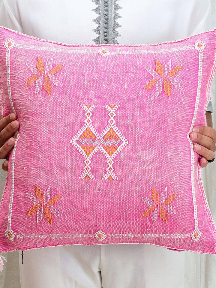 Coussins en soie Sabra marocaine pour la vente par Simply Moroccan