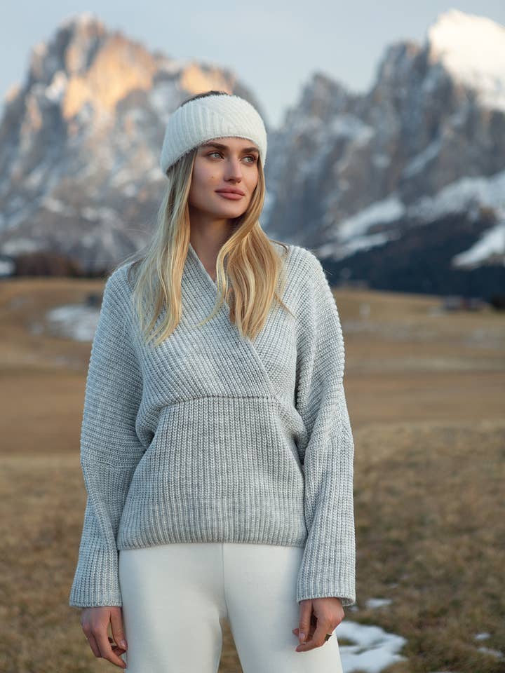 Wool V-Neck Sweater Kimono Style Sale for wholesale by Nenya Fashion Limited