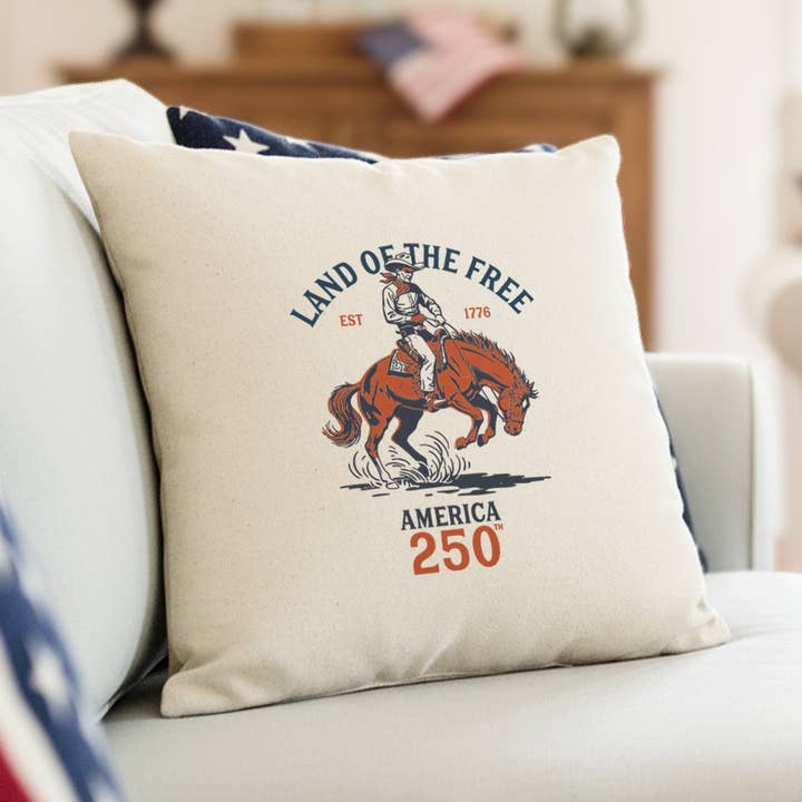 Cowboy - Terre de la Liberté - Coussin Carré en Toile pour la vente par Heritage 76