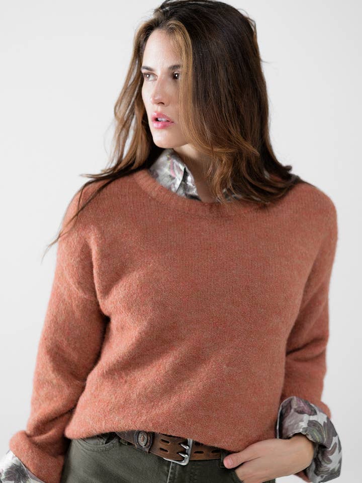 Comfortabele trui met ballonmouwen in camel voor wholesale door Q2—All Orders:Free Duties for the US,UK,and Canada