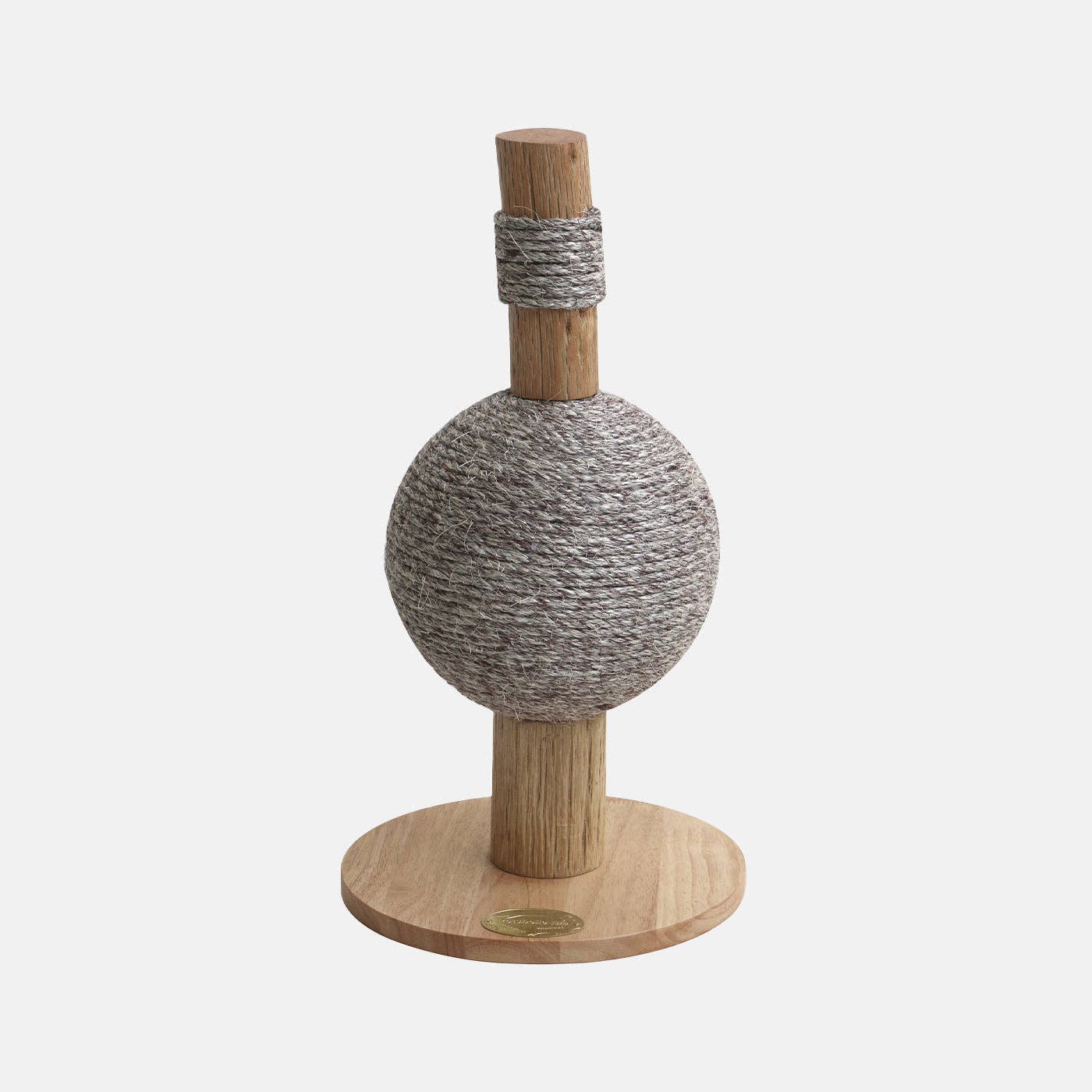 Gris Griffoir Helsinki avec balle en sisal gris pour chat en vente sur Faire1