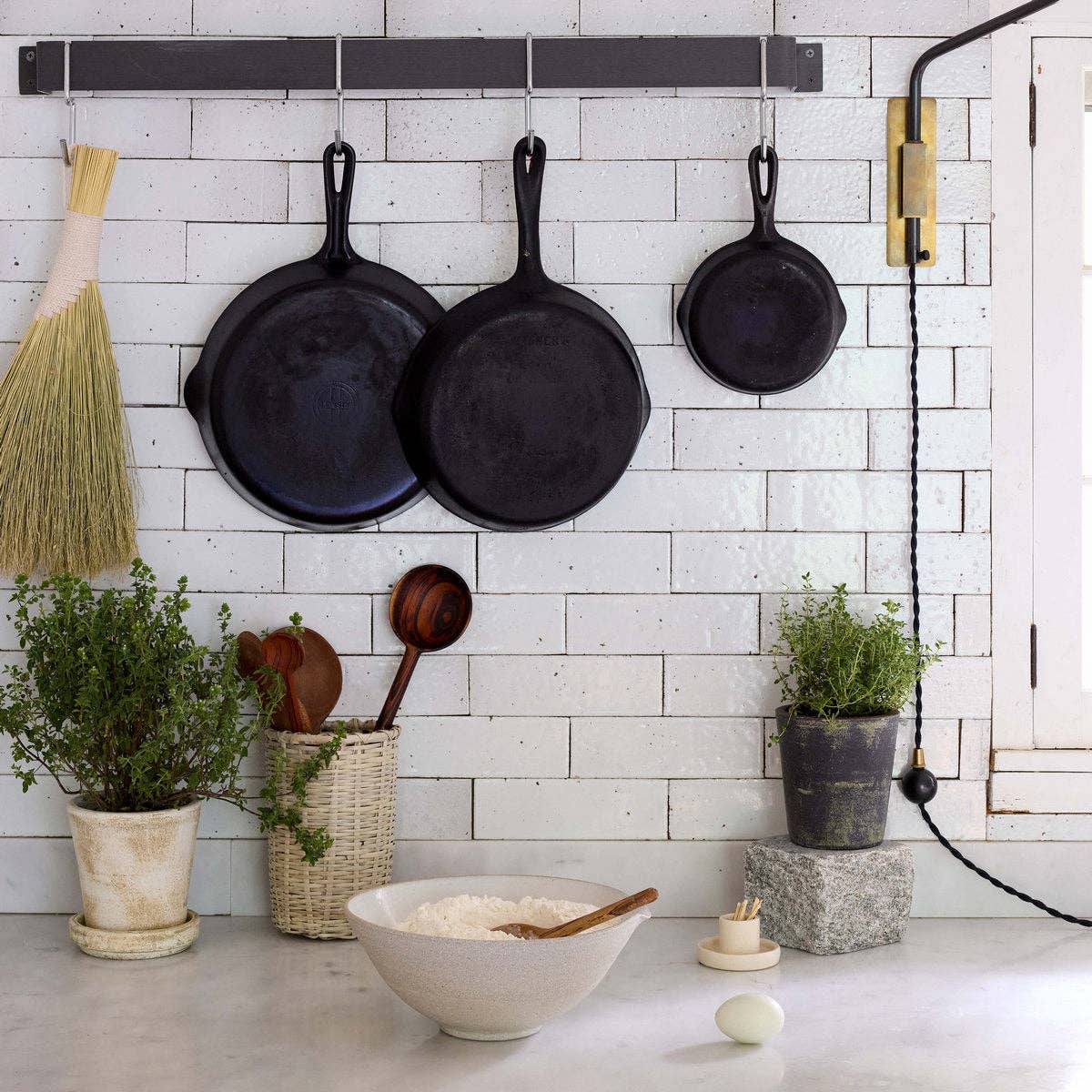 Bloomist - Wholesale Decorative Tabletop Object - Granite Stand3