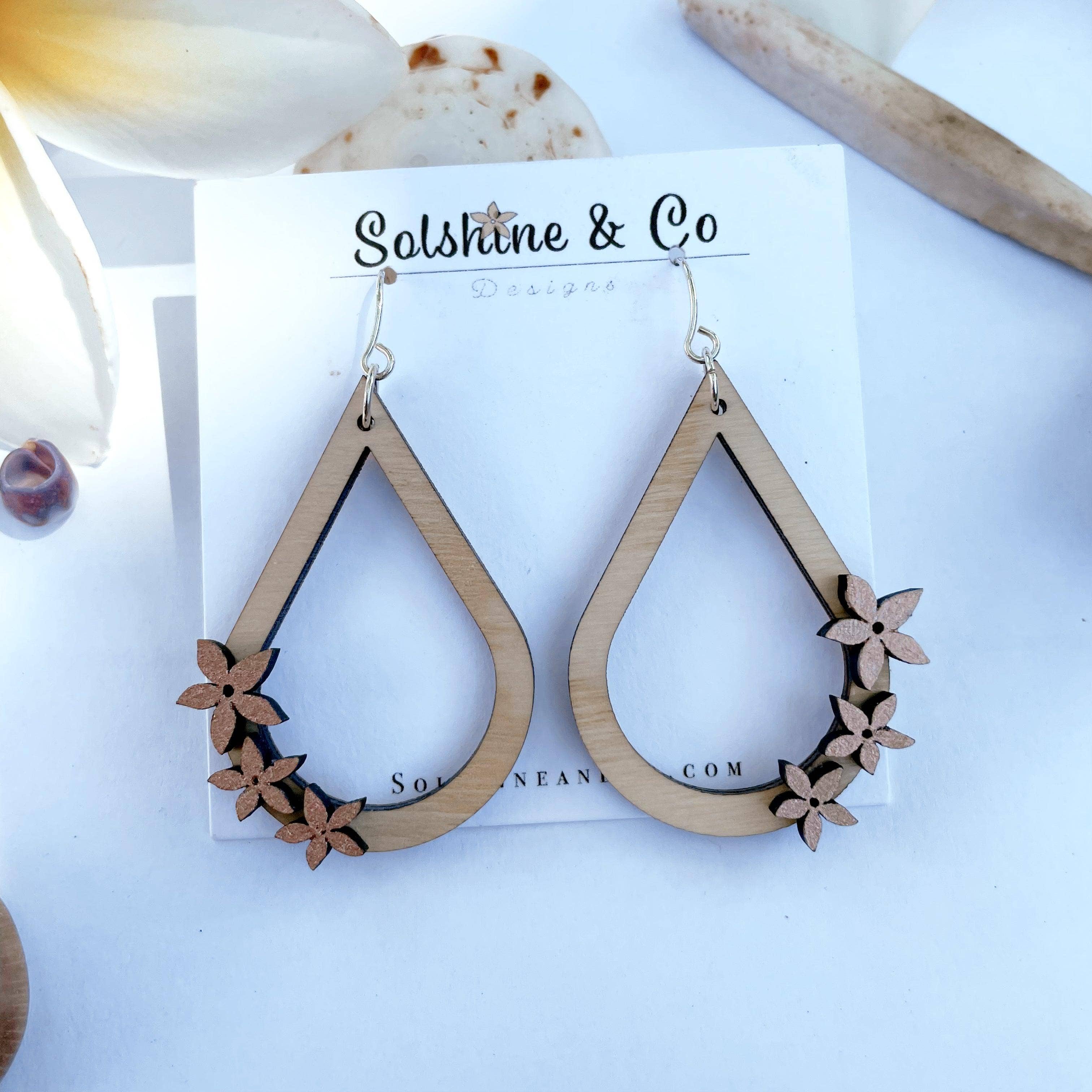 Solshine and Co - Vente Boucles d'oreilles pendantes - Gouttes en bois de frêne avec lei peints à la main2