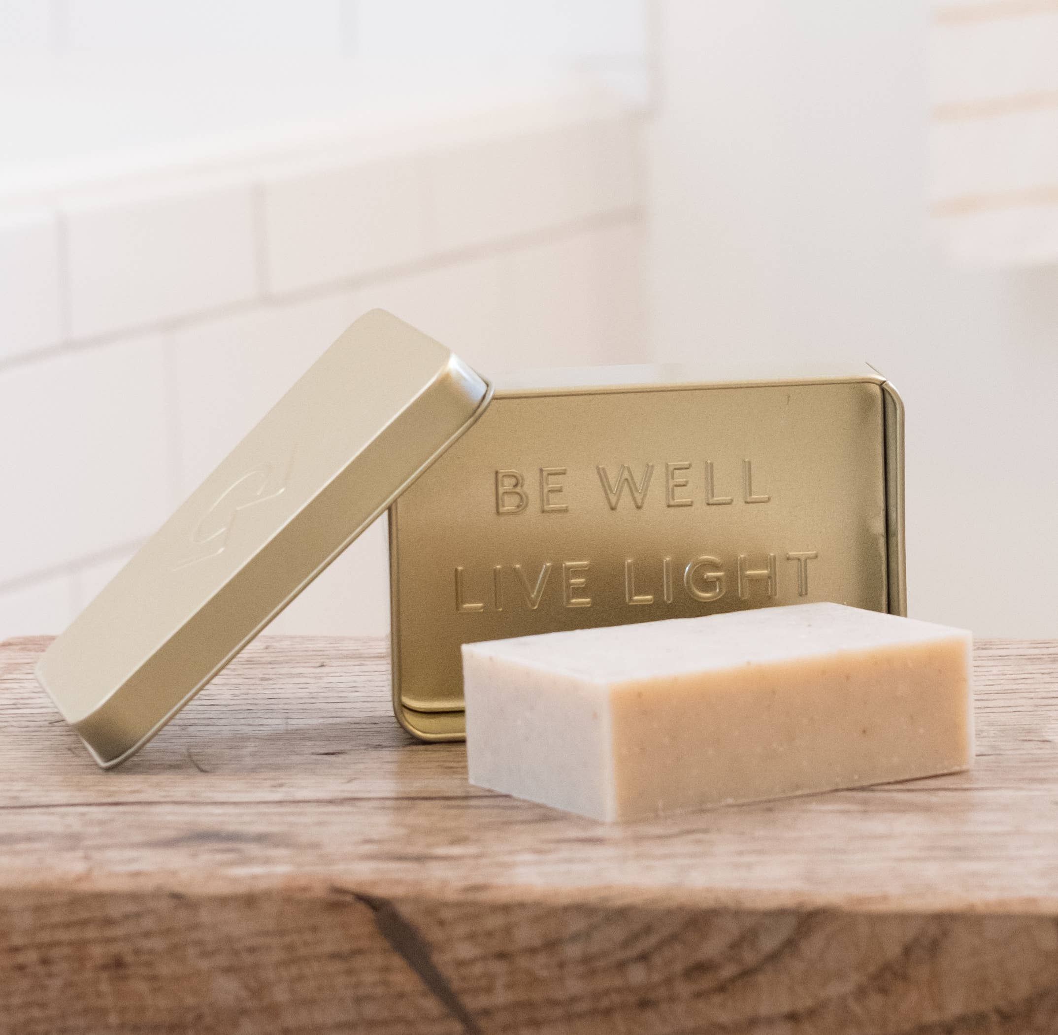 Wildland Organics – sabonete sólido por atacado – A barra de desperdício zero + lata de viagem2