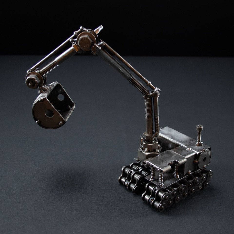 Metal Relic – wholesale Sculpture – Steel Excavator Figurine, Metal Art Sculpture