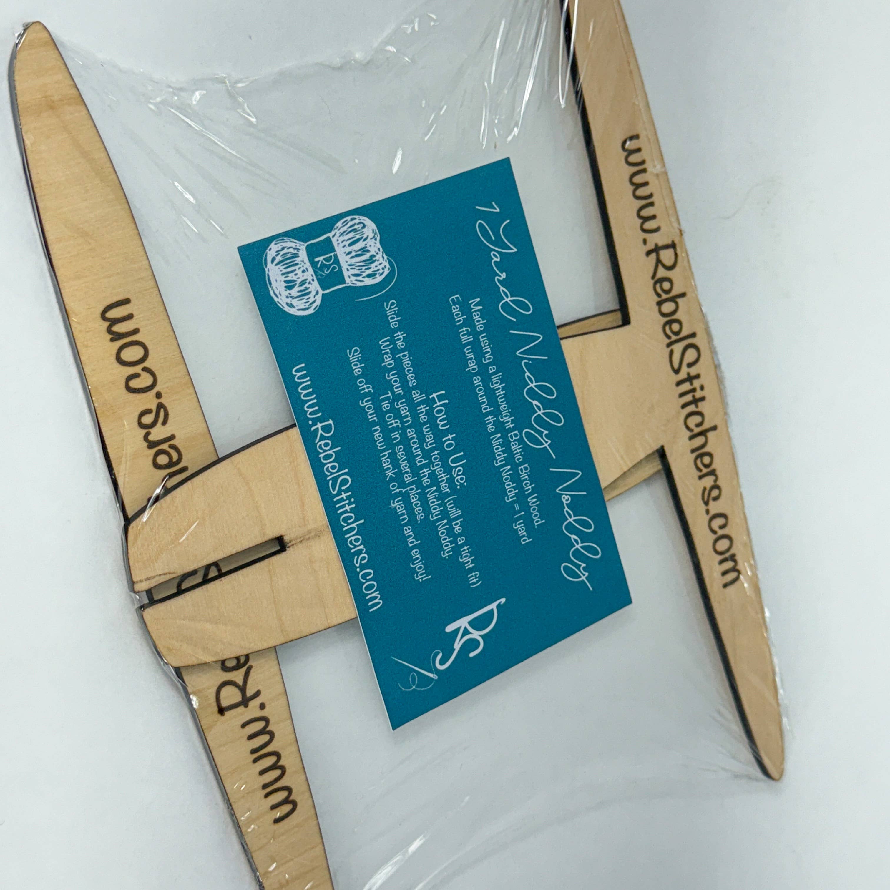 Art by Erica H & Rebel Stitchers - Vente Outil de bricolage - Niddy Noddy Noddy en bois fait main, 1 mètre, facile à démonter3