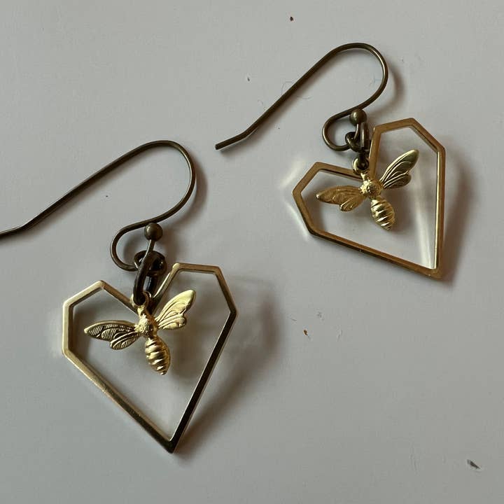 Rising Dawn Boutique - Wholesale Dangle Earrings - Bee True heart earrings