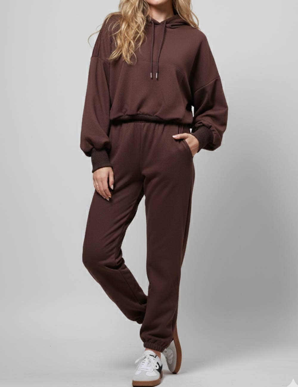 Sweetkama - Venta al por mayor Sudadera con capucha - Mujer - Conjunto diario de sudadera con capucha y pantalón para mujer en color sólido0