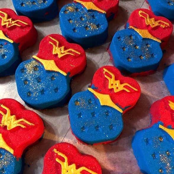 Bombe de bain Super Mom pour la vente par Boil & Bubble