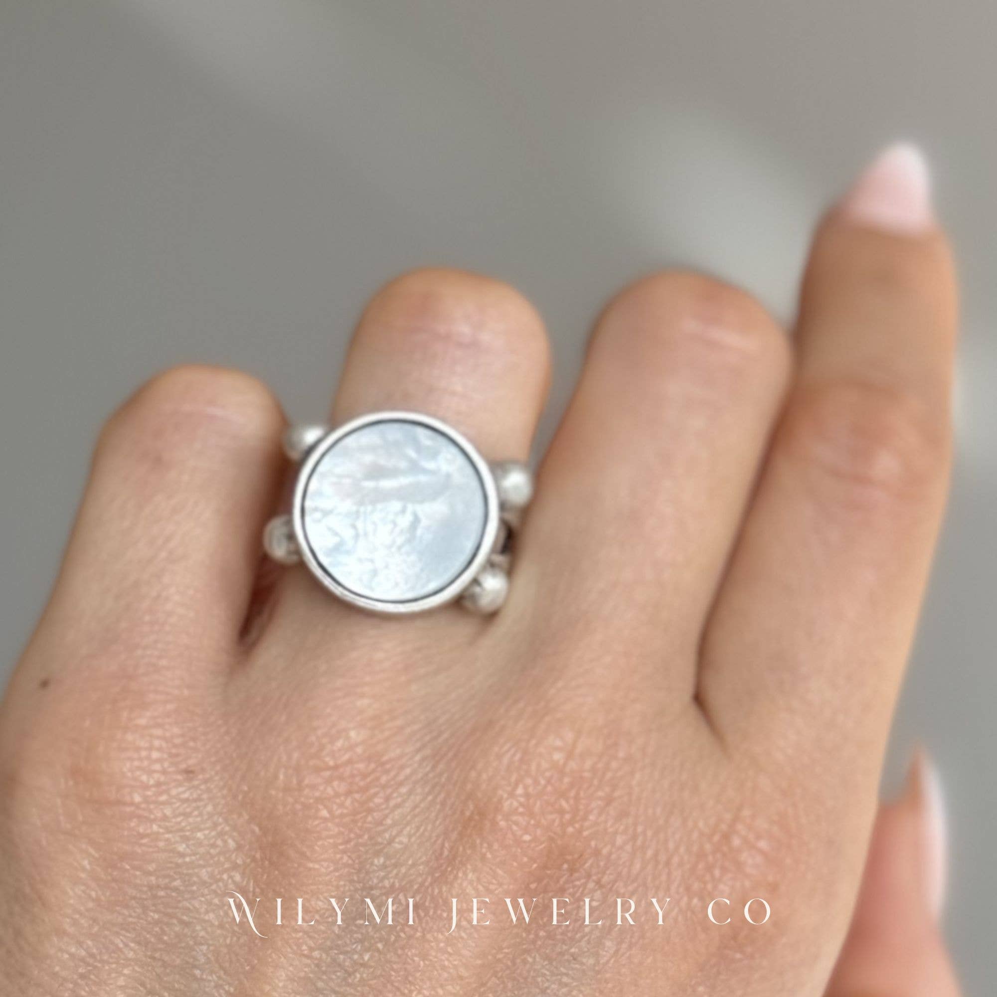 WILYMI Jewelry Co - Wholesale Cocktail/Statement Ring - Mother of Pearl Ring | 15mm Round Cut | Silver Plated5