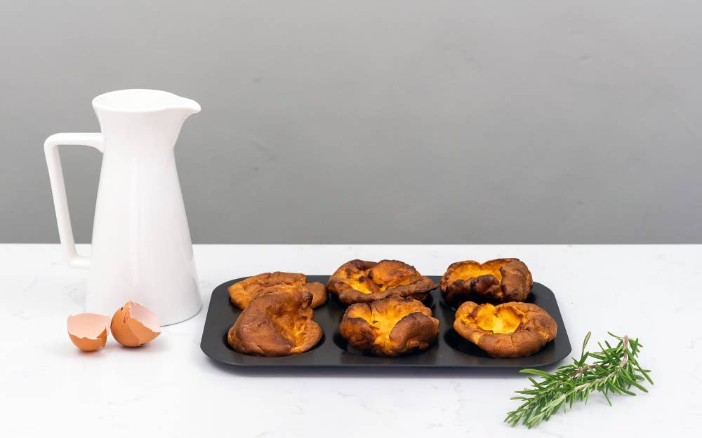 samuel groves – wholesale Baking dish – Mermaid Hard Anodised 6 Hole Yorkhire Pudding Tray1