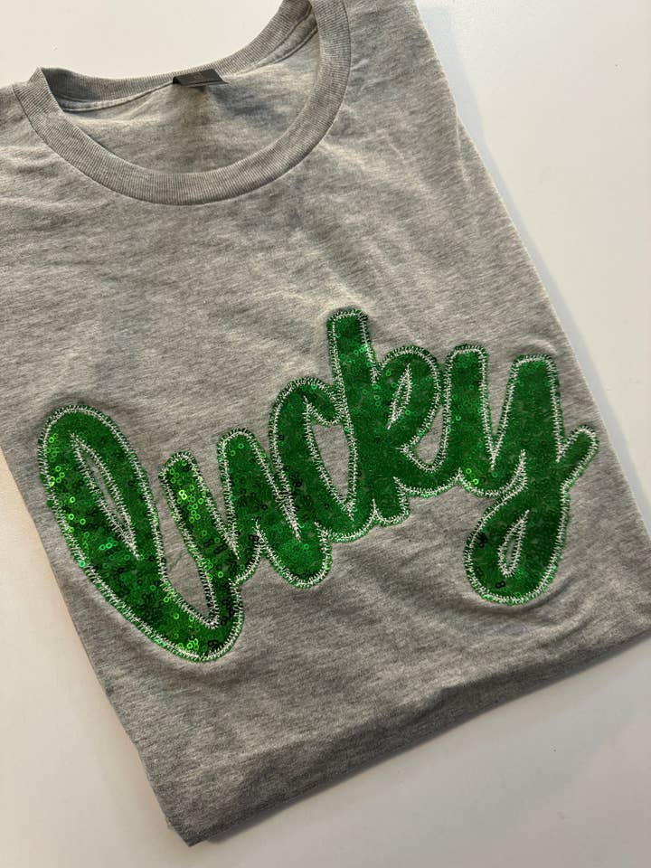 St. Patrick's Day pailletskjorte, heldig grøn pailletskjorte for engroshandel hos Sweet Carolines Boutique