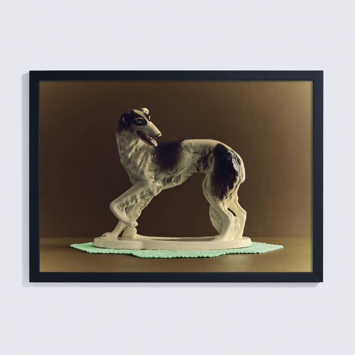 Nostalgisk Giclée fotoprint af antik keramisk Bozoi hund for engroshandel hos Ornament Art
