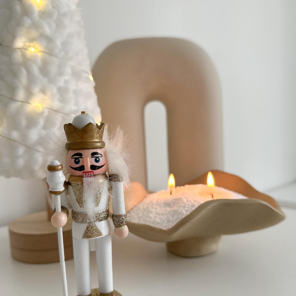 The Candledust – Engroshandel DIY-hobbysæt – Mørk Honning Duftlys Sand 330g + 5 væger5