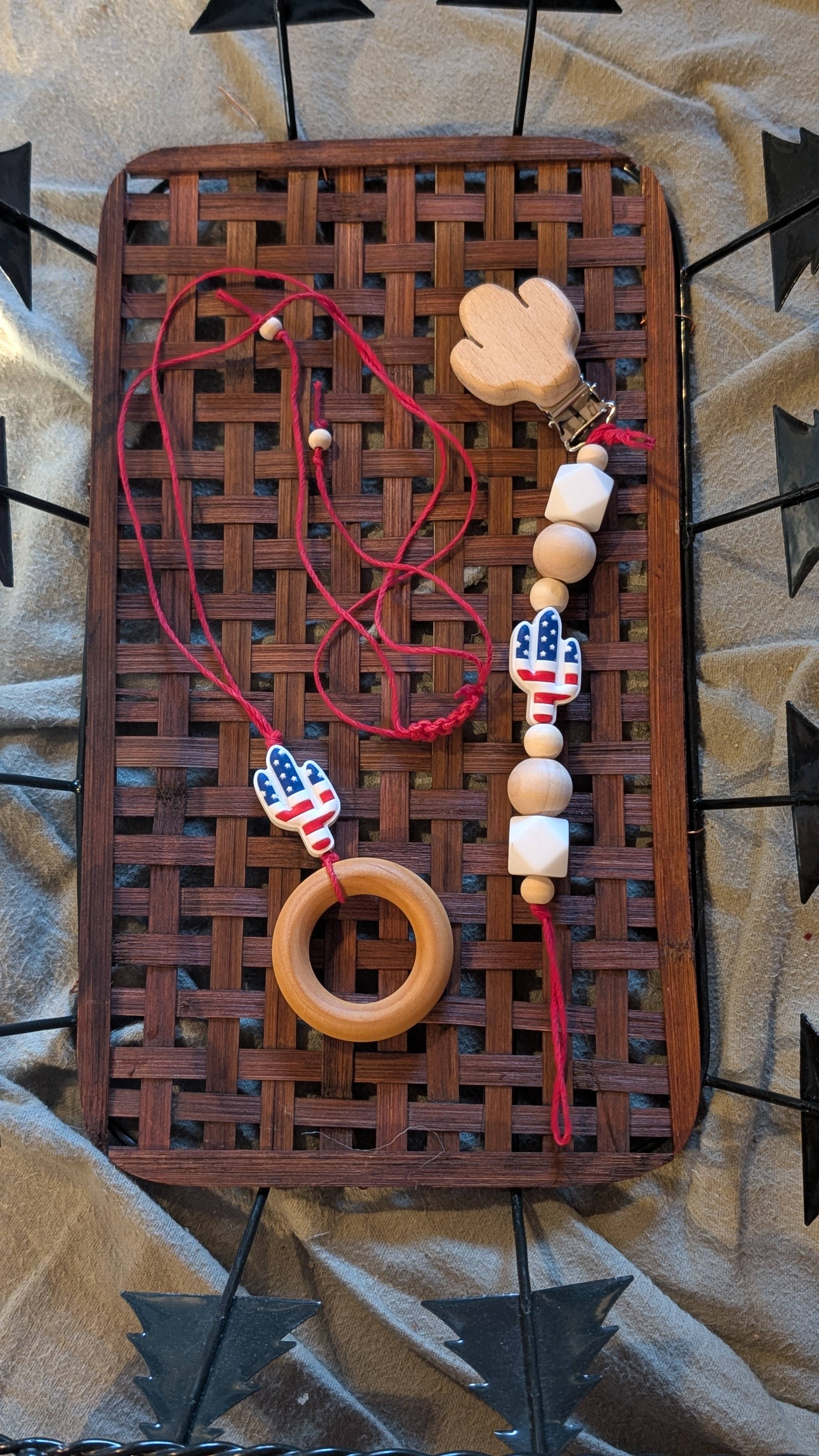 Brombie - Wholesale Jewelry Set - Mama nursing necklace with matching clip for pacifier or toy10