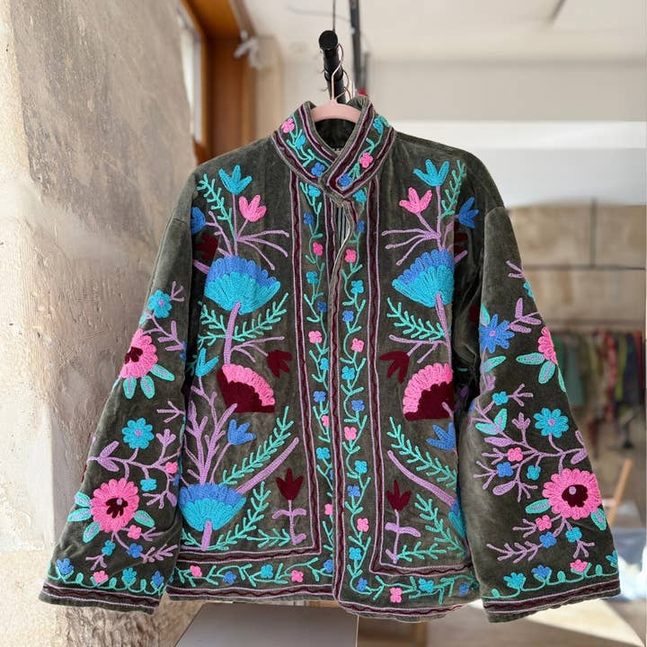 Chaqueta artesanal bordada a mano con Suzani para venta al por mayor de Tolatoli