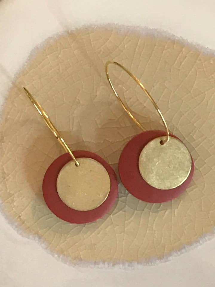 Looped Red for wholesale by Looped