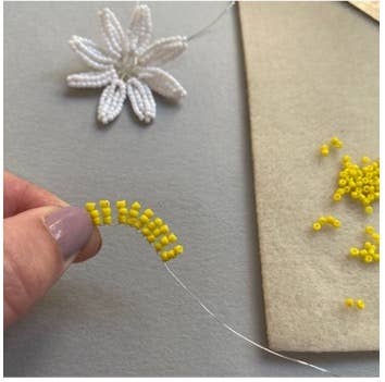 The Beaded Garden - Wholesale DIY Craft Kit - Daisy Beaded Flower Craft Kit -  A creative gift idea.3