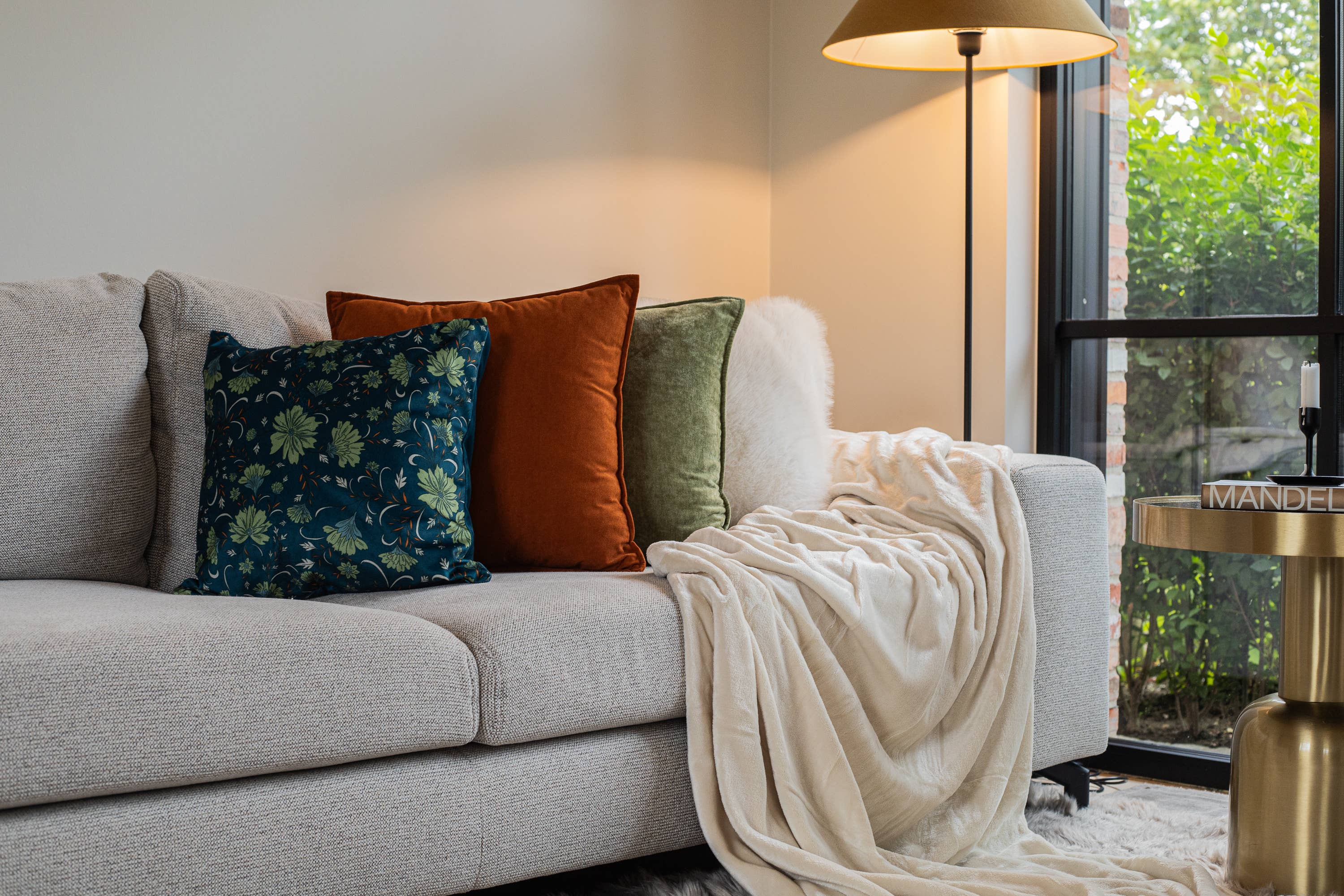 Tiseco - Wholesale Throw/Decorative Pillow - Cushion (filled) ROY - 45x45 cm19