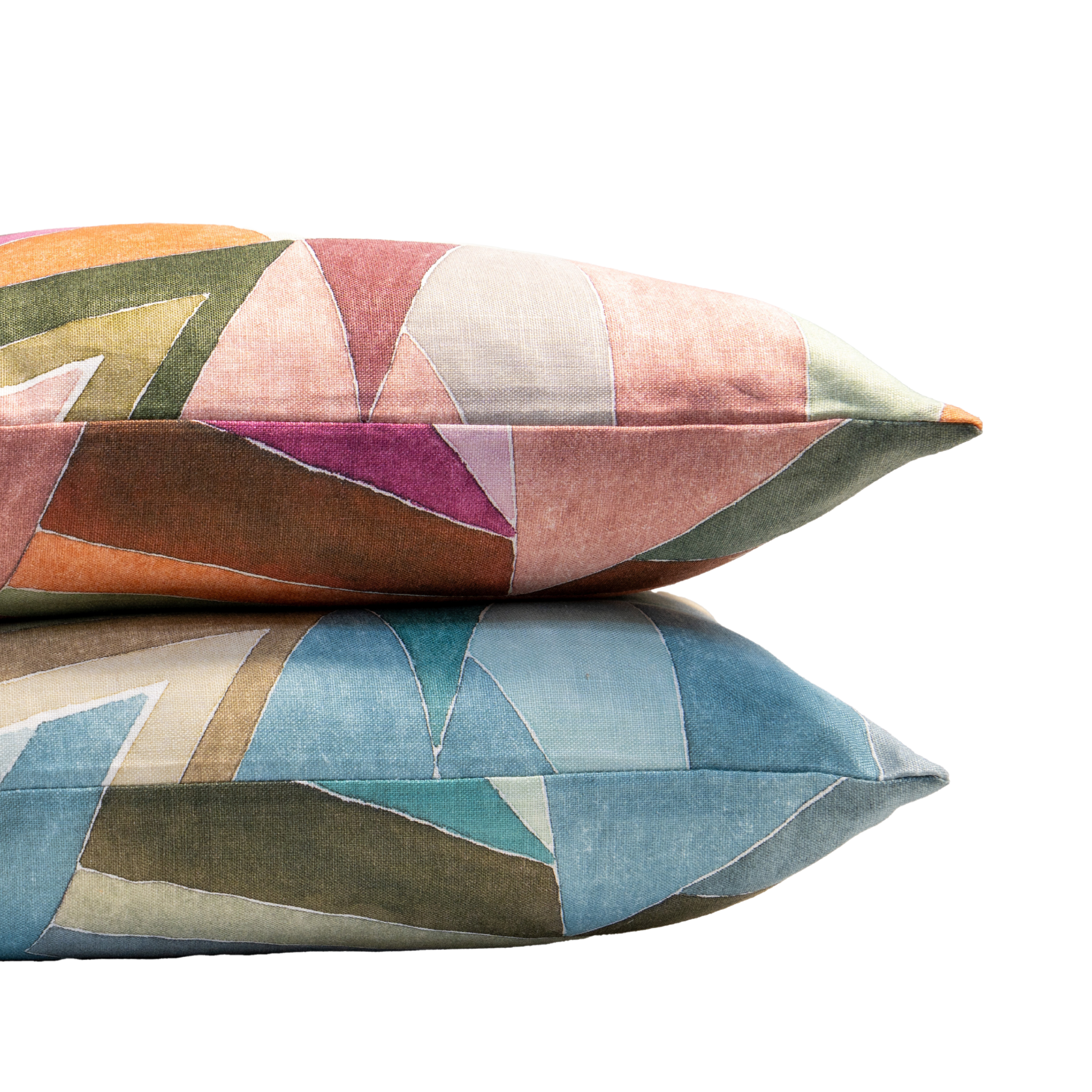 Aqua/Dune Kathryn - Coussin en lin à motif géométrique aqua et beige en vente sur Faire2