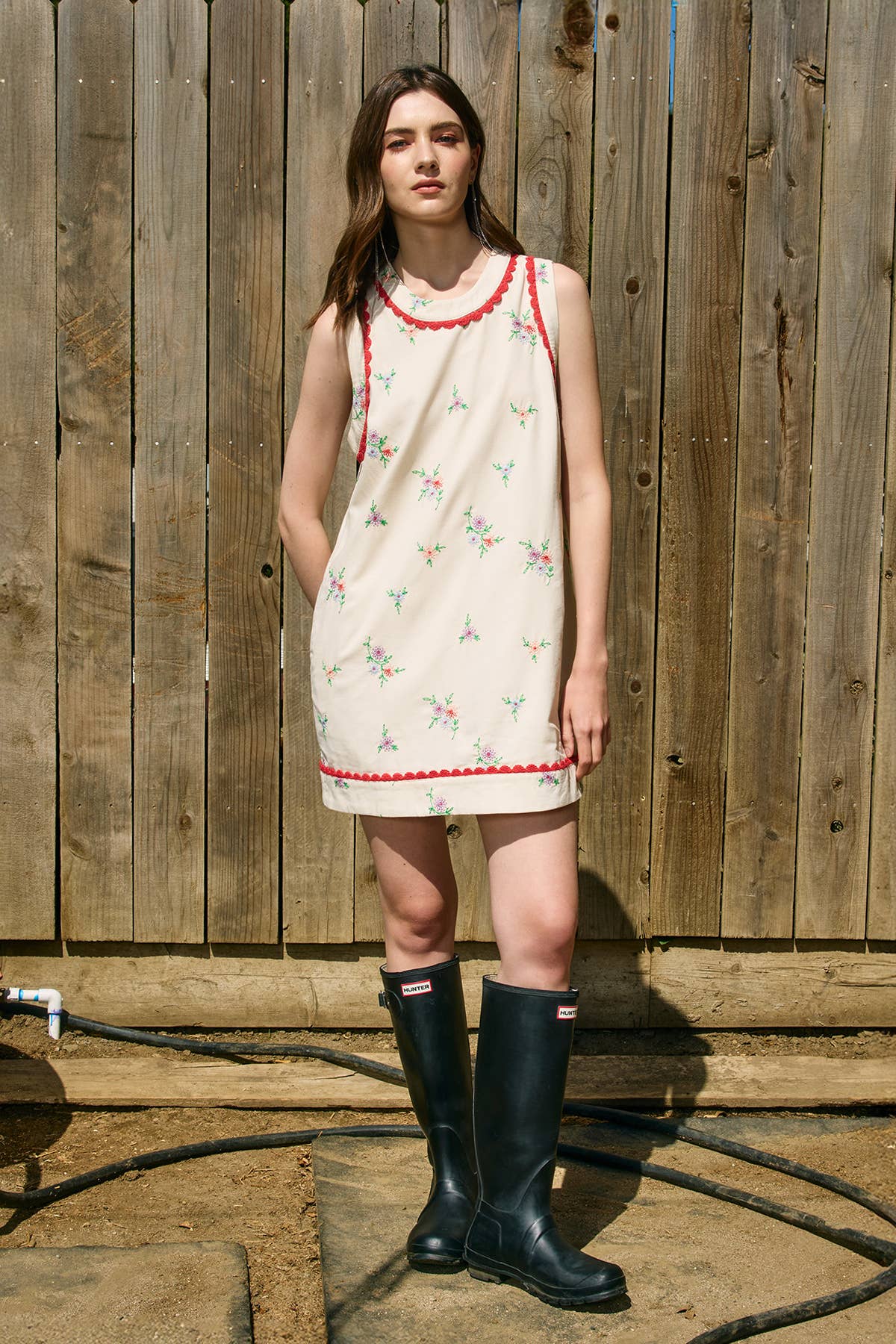 CRÈME PROFONDE Robe droite brodée - RD1186 en vente sur Faire2