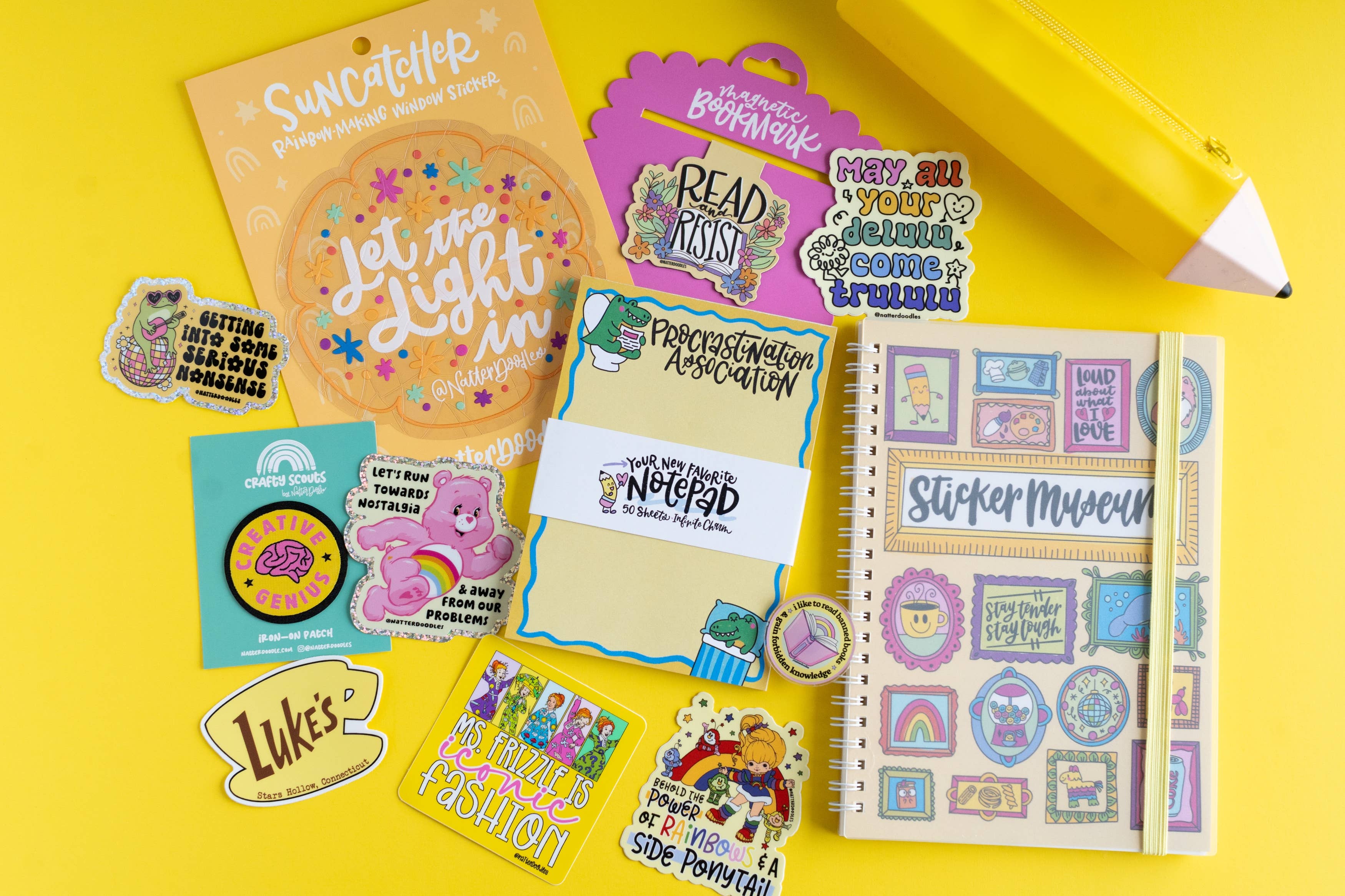 NatterDoodle – Engroshandel Klistermærke – Lad os løbe mod nostalgi Care Bear klistermærke | Vinyl decal3