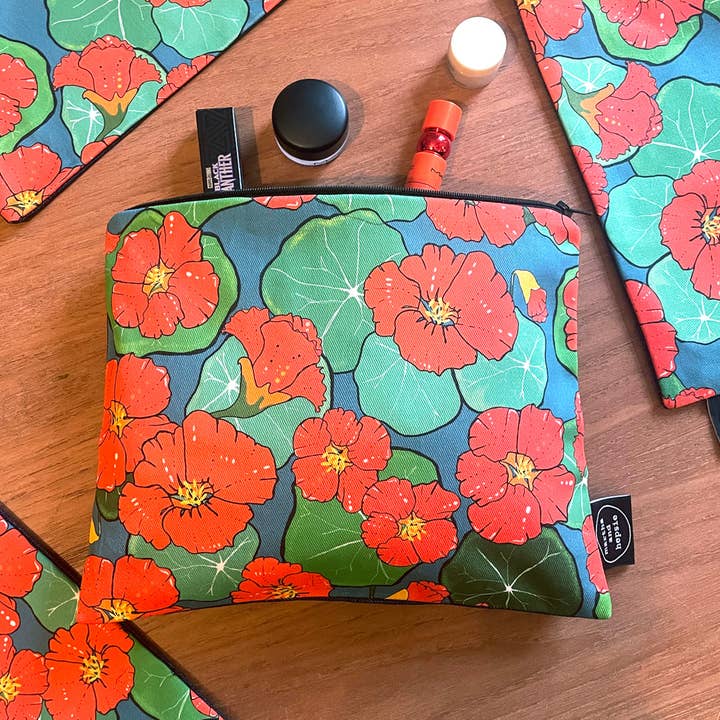 Bolsa de Aseo Nasturtium para venta al por mayor de martha and hepsie ltd