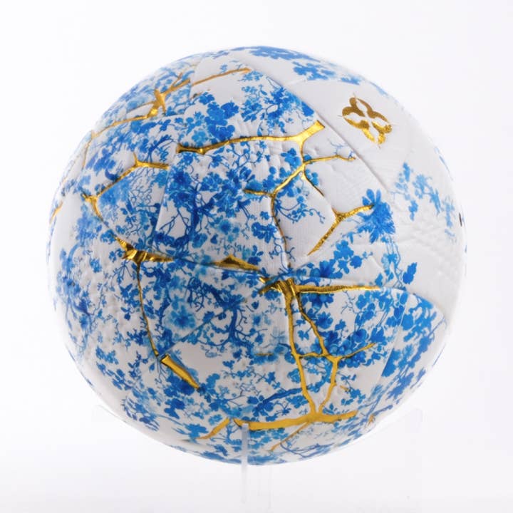 Kintsugi (Football) pour la vente par Comrade Berlin