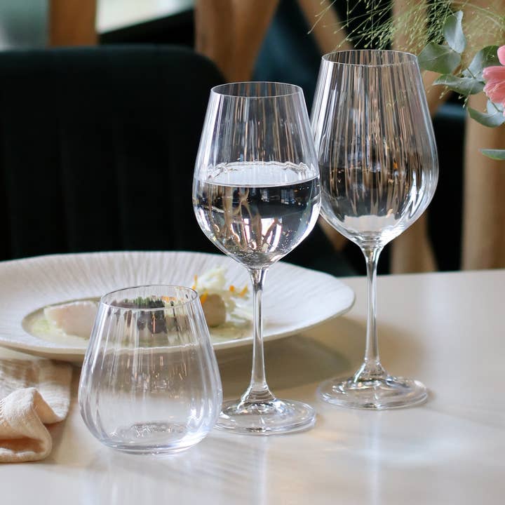 Box of 6 Astral stemmed glasses 50cl in crystal glass for wholesale by Ogo living