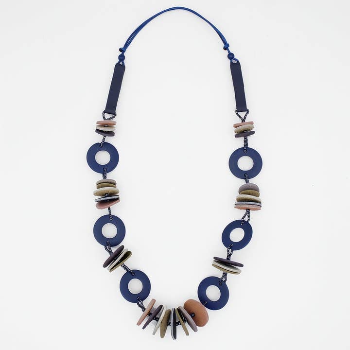 Collier Spectre Luxe en Cuir Bleu pour la vente par Sylca Designs