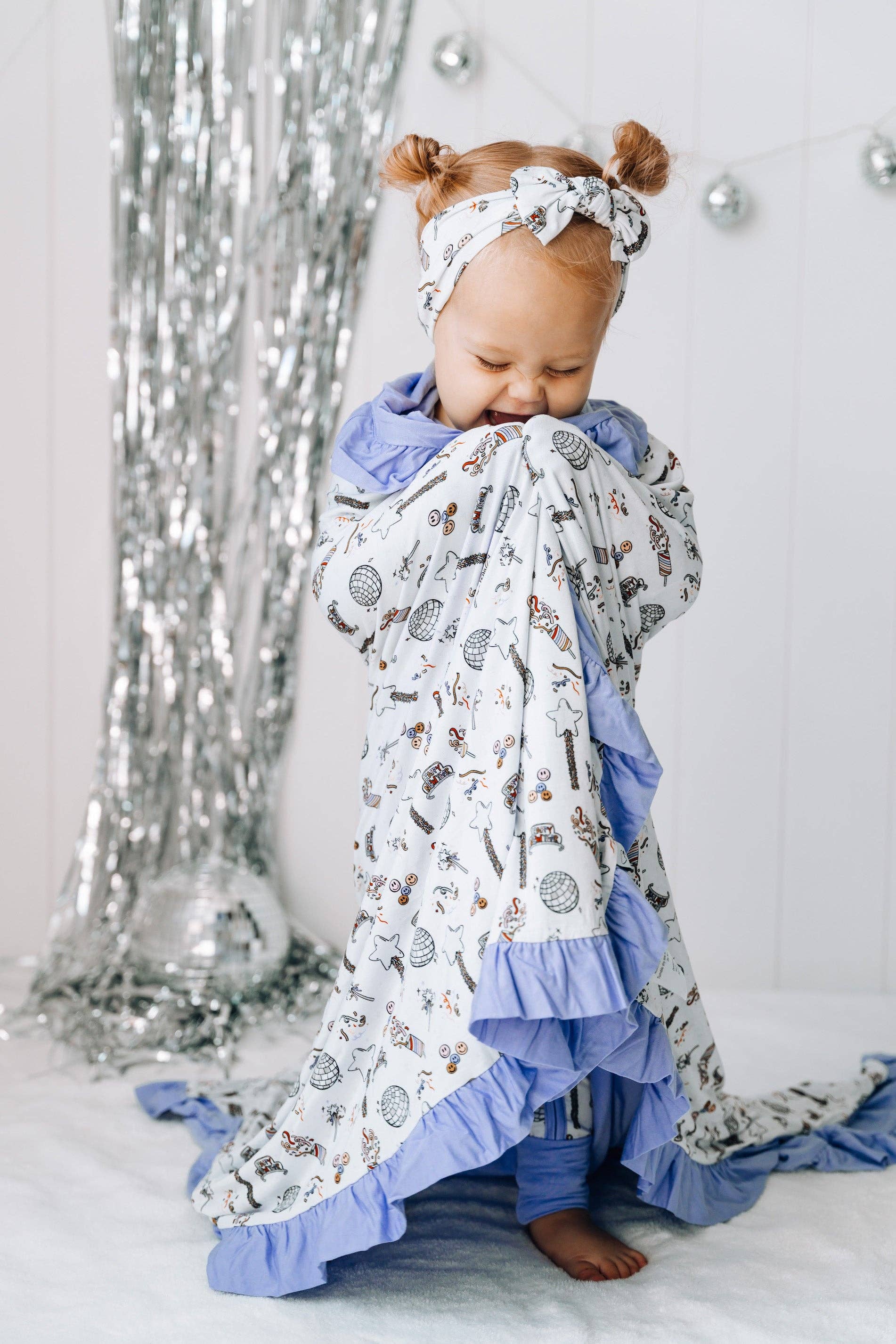 Dream Big Little Co. - Wholesale Bedding Blanket - Kids & Baby - MIDNIGHT MAGIC DREAM RUFFLE BLANKET3