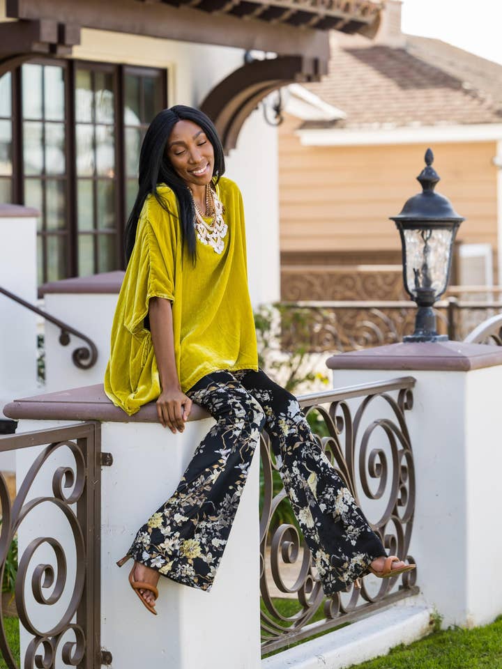 Jennafer Grace - Venta al por mayor Blusa - Mujer - Top pañuelo de terciopelo de seda chartreuse7