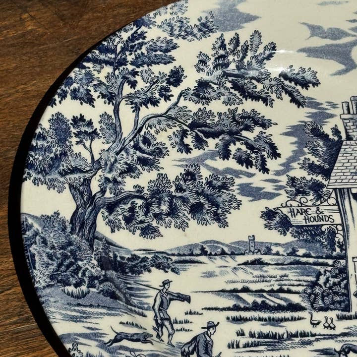 Office Objets - Wholesale Dinner plate - A large English flat plate with blue decoration2