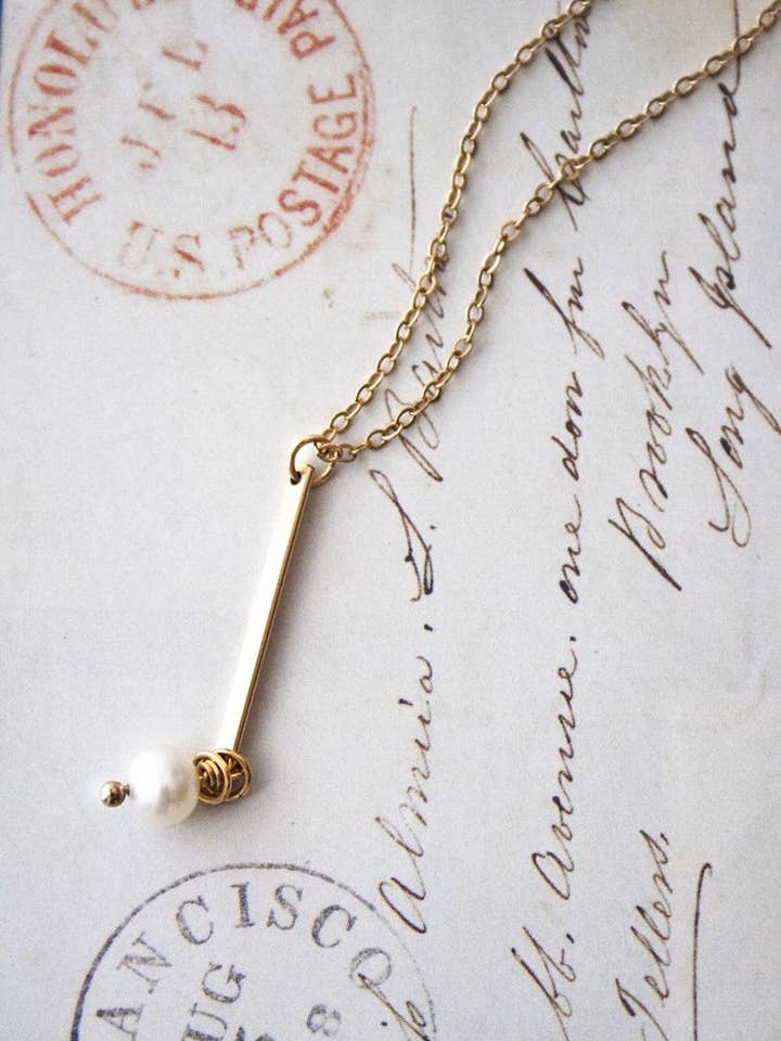 Collier Barre Perle pour la vente par Laura Stark Designs