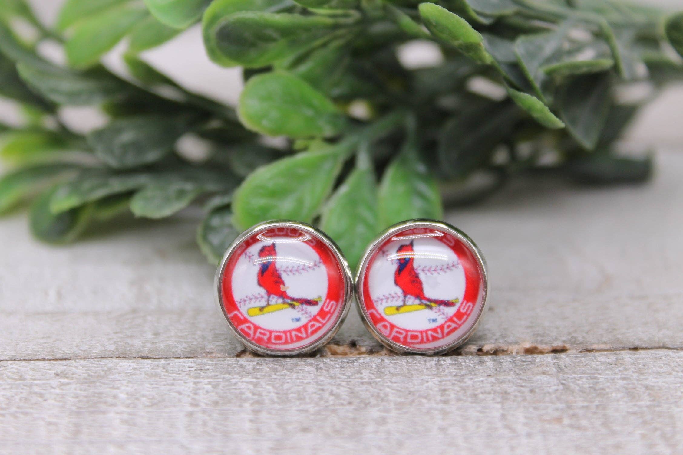 Hylidae Boutique - Wholesale Stud/Post Earrings - St Louis Cardinals Baseball Circle || 12mm Glass Stud Earrings || Hypoallergenic0