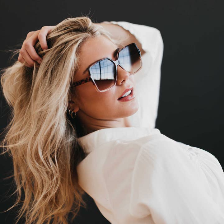 Pretty Simple - Wholesale Sunglasses - Women's - Hanna Hexagon Frame Sunglasses