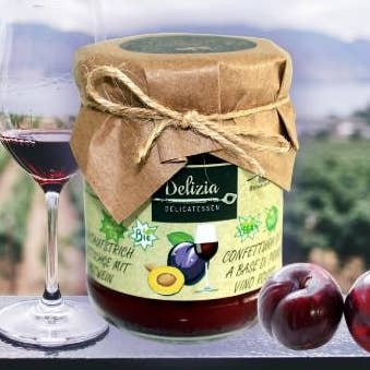 Confettura “Prugne E Vino Rosso” per la vendita all'ingrosso da parte di Delizia Delikatessen